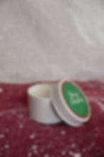 Lata com vela perfumada